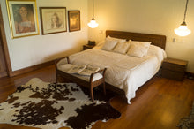 Load image into Gallery viewer, Real Cowhide rug Salt and Pepper Tricolor | Decohides®